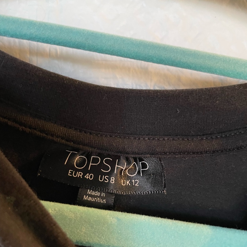 TopShop Cold Shoulder Top - Picture 2 of 3